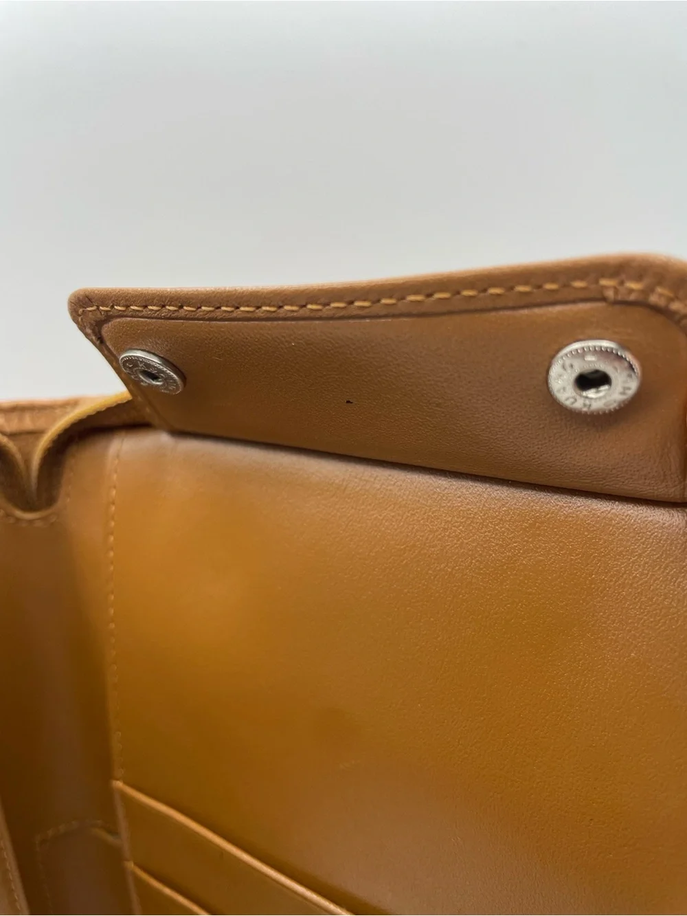 Levenger Fine Leather Travel Wallet Organizer Zip-Around